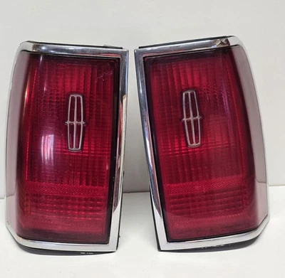 1997 Lincoln Town Car Rear Brake Tail Lights OEM Set  95 96 97  - Image 1 of 4