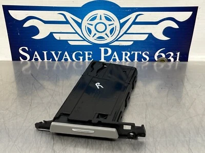 BMW 335i 2009 portavasos de tablero - pasajero derecho - gris - 138 k - E92 Foto 1 de 4