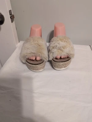 DV Dolce Vita Llenia Faux Fur Casual Slip On Platform Slide Beige Size 6 - Image 1 of 4