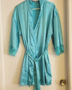 Victorias Secret Robe Komono Silky Satin Belt Sz M Aqua Lace Trim Lounge Patio - Picture 1 of 7