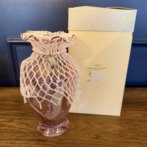 Vaso tulipano inciso vetro mirtillo rosa bordo increspato Lenox 10” con ciondolo - Foto 1 di 7