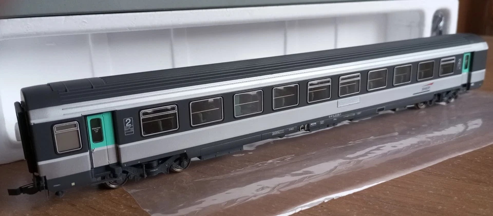 LS MODELS HO 40125-3  Voiture corail + B11tu 2ème classe SNCF. - Photo 1/4