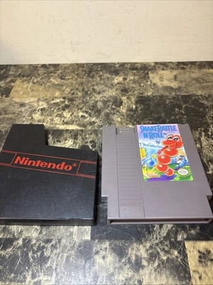 Snake Rattle 'n' Roll (Nintendo Entertainment System NES, 1991) *TESTED* - Image 1 of 4