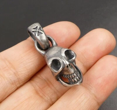 Colgante de plata de ley 925 oxidada oscura calavera sonriente para hombre único gótico divertido Foto 1 de 4