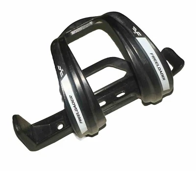 Chanclas DERECHA o IZQUIERDA Carga Lateral Negra Bicicleta Botella Jaula Forte Freeloader Foto 1 de 4