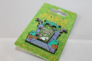 Disney Pin Trading - Mickey's Halloween Party 2017 Frightfully Fun Parade LE Pin - Picture 1 of 5