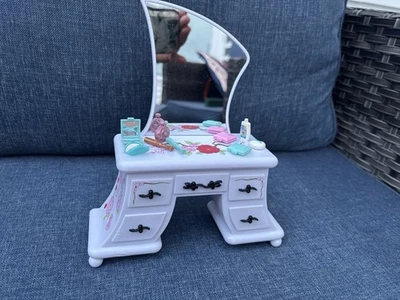 JUEGO TOCADOR BARBIE FASHION FEVER GLAM DORMITORIO 2006 FLOR DE CEREZO MATE Foto 1 de 4