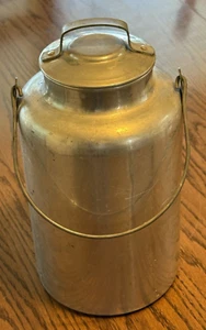 Vintage Priscilla Ware Aluminum 4 Quart Dairy Pail Milk Creamer Can with Lid - Picture 1 of 5