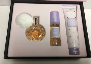 Ariana Grande ARI 3-Piece Gift Set ~ 1.7oz/50ml Eau De Parfum Spray ~ New In Box - Picture 1 of 3