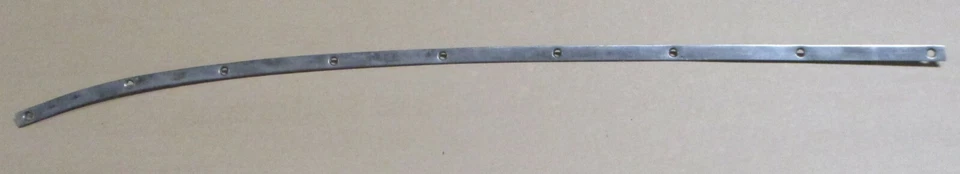 1955 1956 PACKARD CARIBBEAN CONVERTIBLE TOP WINDSHIELD GASKET RETAINER Foto 1 de 2