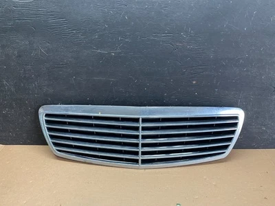 Parrilla superior delantera para Mercedes Benz Clase E 2003 a 2006 P5885 Foto 1 de 4