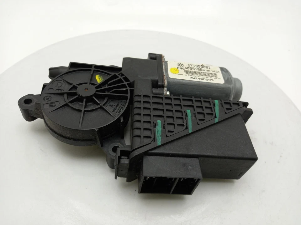 VOLKSWAGEN TRANSPORTER Front Door Window Motor RH 2004-2009 7H0837730BA  — 第 1/4 张图片