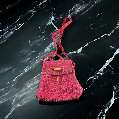 20 世纪 60 年代手工粉红色草黄麻斜挎包钱包木质鱼饰品波西米亚海岸 — 第 1/4 张图片