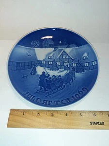 Bing and Grondahl Copenhagen Porcelain Christmas Plate (Jule After 1969) - Picture 1 of 14