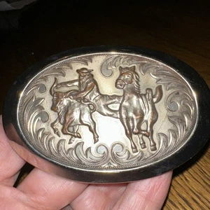 Western Style Belt Buckle of a Cowboy Roping a Calf Vintage - Picture 1 of 4