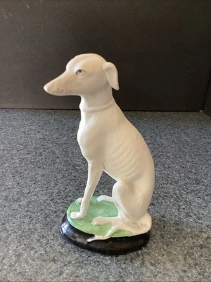 Антикварная фигурка итальянской борзой (маленький ушной чип) - Изображение 1 из 4