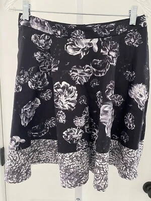 Falda Prabal Gurung Target Mini Bolsillos Circulares Floral Negra Femenina. Talla 6. Foto 1 de 4