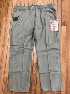 New Wrangler 44 x 30 Men Workwear Relaxed Fit Utility Pant Multi Pockets (SH10) - Picture 1 of 10