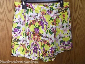 JOE FRESH - TEEN - SHORTS - FLORAL - SIZE 10   (AC-17-819) - Picture 1 of 3