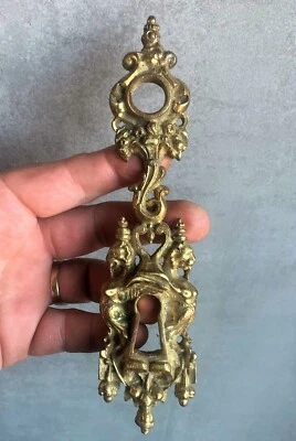 entrée de serrure de porte 18ème en bronze doré - aux chimères couronnées - Photo 1/4