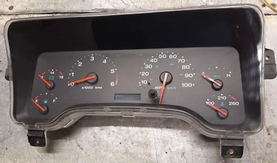 Grupo medidor velocímetro Jeep TJ Wrangler 234k P56010678AD 03-04 ¡ENVÍO GRATUITO! Foto 1 de 4