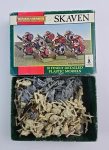 Classic 1993 Warhammer Skaven Clanrats Large Lot 66 Figures w/ lots of shields - Picture 1 of 14