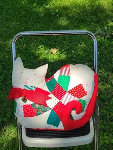 Dekokissen House of Hatten Kitschig Weihnachten Katze Kätzchen Urlaub 3D Steppdecke - Bild 1 von 5