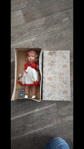 bambola Kiki in celluloide cm 26 con scatola originale - Foto 1 di 4