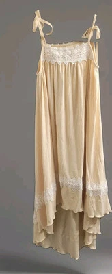 Vestido alto/bajo Makena Lane Seashell - crema mantecosa talla 12 vacaciones en la playa  Foto 1 de 4