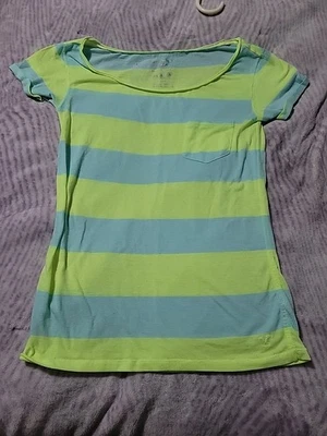 American Eagle Outfitters — 第 1/4 张图片