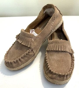 Niñas UGG Marin Mocasín Zapatos Sin Cordones Niños Marrón Tostado Gamuza Cuero Informal Talla 13 - Imagen 1 de 9