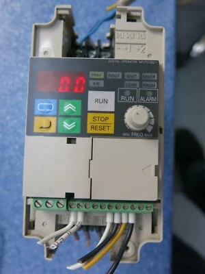 YASKAWA CIMR-J7AZB0P4 USED - Photo 1/4