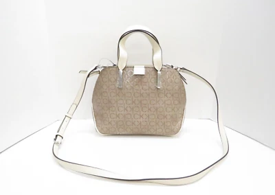 Cartera Bandolera Calvin Klein Audrey Triple Compartimiento Almendra Taupe Marfil Foto 1 de 4