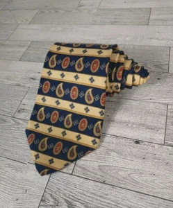 Vintage Tommy Hilfiger Tie 100% Italian Silk made in the USA 58in. - Picture 1 of 6