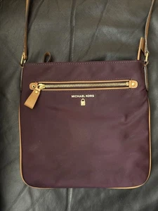 Bolso Bandolera Michael KORS Kelsey Nylon Granate Borgoña - Imagen 1 de 14