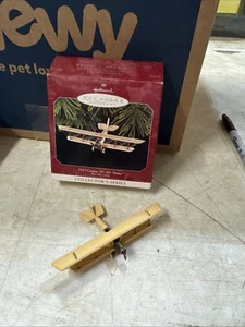 Hallmark Keepsake Collector's Series Ornament 1917 Curtiss JN-4D "Jenny" - Imagen 1 de 8