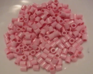Bügelperlen * ca 500 Stück rosa 2 Perlen Steckperlen Vorlagen midi 5+ - Bild 1 von 1