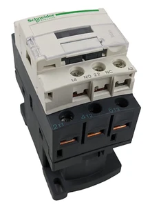 Schneider Contactor LC1D09B7 IEC Contactor 9A 24VAC Coil DIN Rail 600V 7.5HP NEW - Picture 1 of 7
