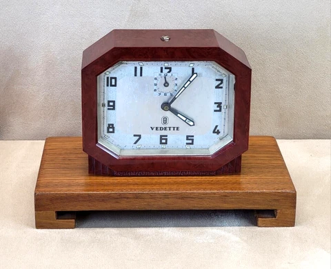 Stunning Mid-30s Art Deco Vedette France Large Alarm Clock Red Swirled Bakelite Cover