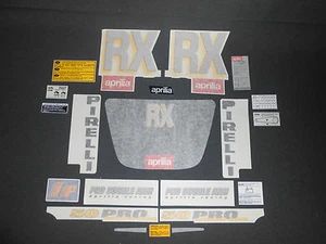 NUEVO JUEGO DE CALCOMANÍAS AP8237820 APRILIA RX 50 1996 GENUINAS APRILIA RX 50 - Imagen 1 de 7