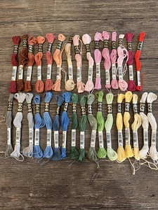32 Skeins DMC Embroidery Floss Mixed Lot Cross Stitch Crafts Needlepoint - Picture 1 of 5