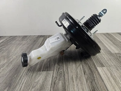 Hyundai Santa Fe 2018-2020 Power Brake Booster & Master Cylinder - Image 1 of 4