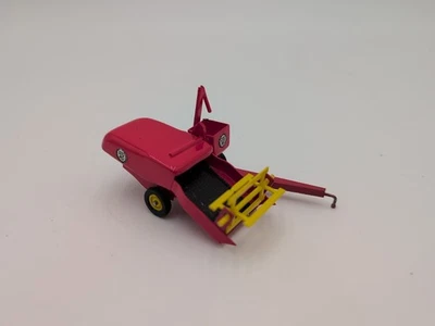 1/64 Custom Farm Toy Pull-Type Combine Massey Harris  - Image 1 of 3