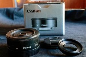 Canon EF-M 22mm f/2 STM Lens for EOS M BONUS Canon lenshood - Picture 1 of 2