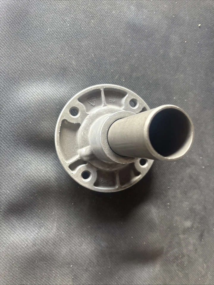 1352-527-003 B/N T-5 Clase Mundial Retenedor Delantero 5.5’ Largo Mustang 94-on Fabricante de Equipo Original Foto 1 de 1