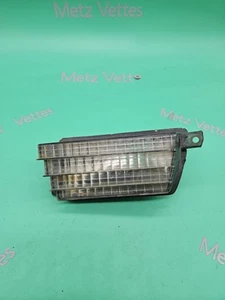 C3 1975-1979 OEM Corvette luz de estacionamiento delantera izquierda lámpara de estacionamiento lente GM# 5965919 - Imagen 1 de 9