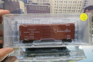 KADEE HO SCALE #4510 CHICAGO NORTH WESTERN CNW 6592 40' PS-1 SUPERIOR BOX CAR ! - Picture 1 of 24