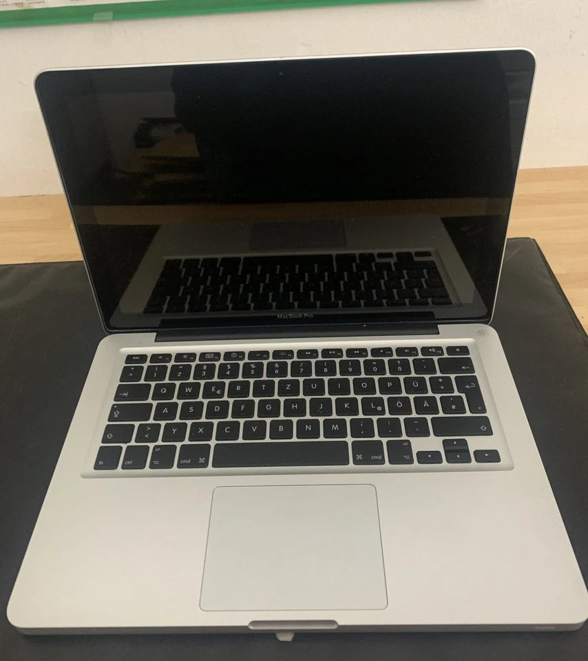 MacBook Pro A1278 13"   Defekt Bastlerware8 - Bild 1 von 4