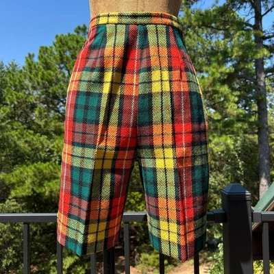 Vintage 50s/60s Bold Plaid High Waist Metal Side Zip Pedal Pusher Bermuda Shorts - Image 1 of 4