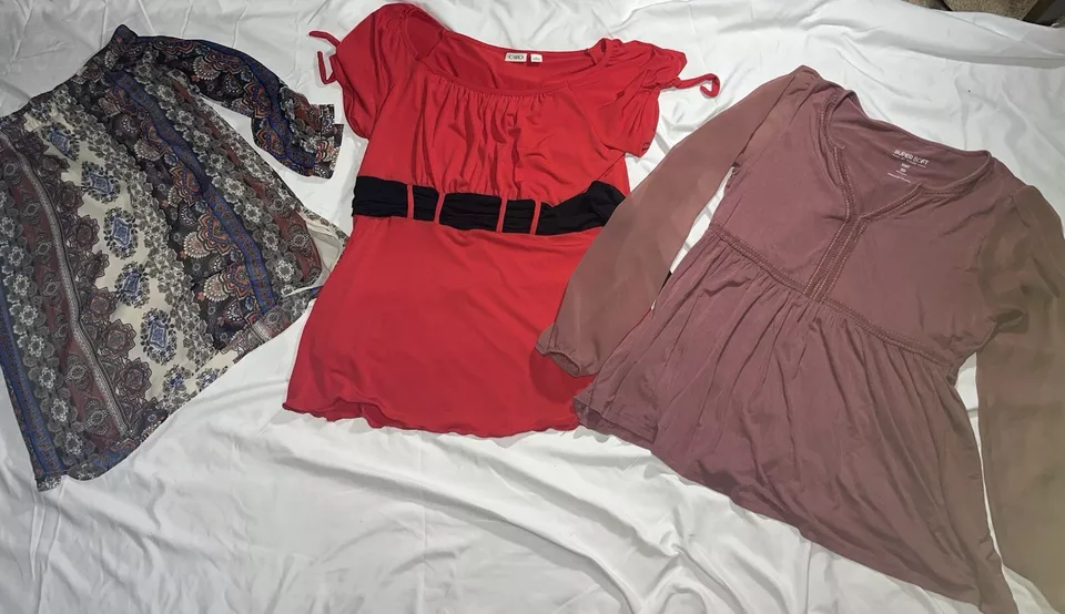 Lote de 3 Camisas Tops Para Mujer Grandes Manga Larga y Corta CATO, Gibson y Latimer Foto 1 de 4